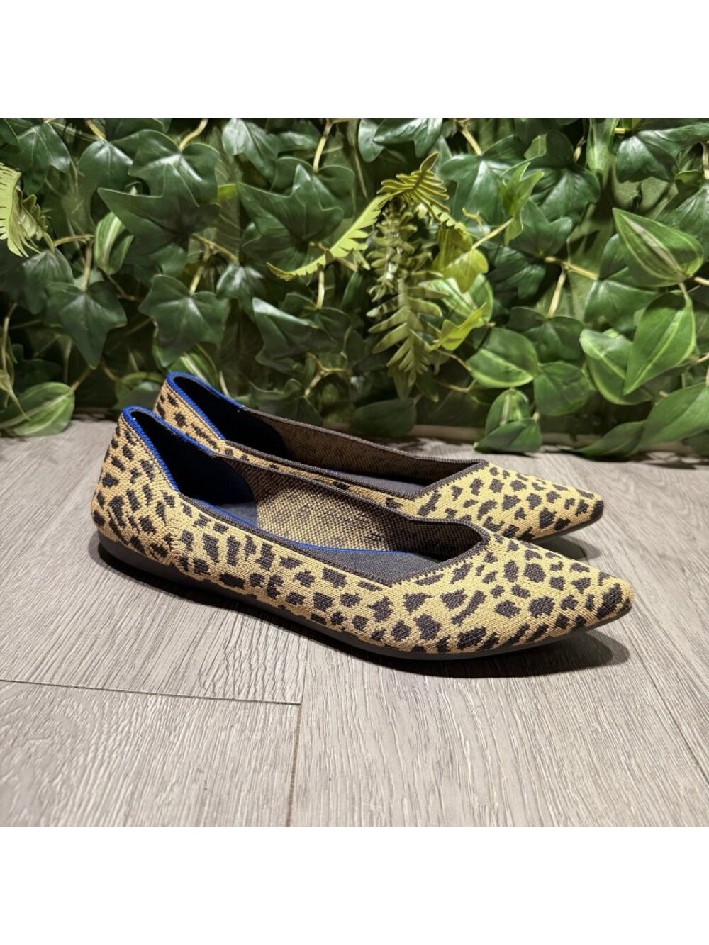 Rothy’s woman’s leopard print pointed toe knit flat shoes size 8.5